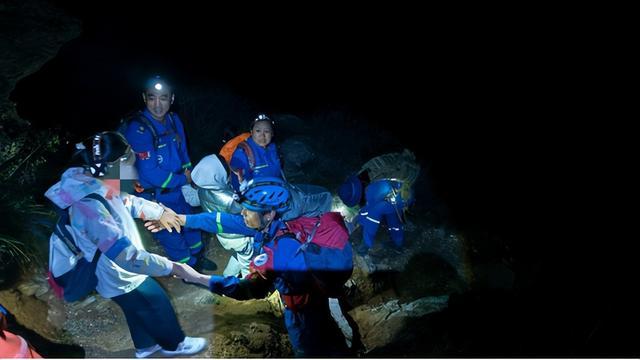 網上投注：爬野山出事的孩子最小才4嵗，“都是家長的問題”